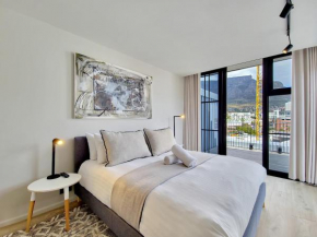 Bright natural light, secure, wifi,6th Floor views